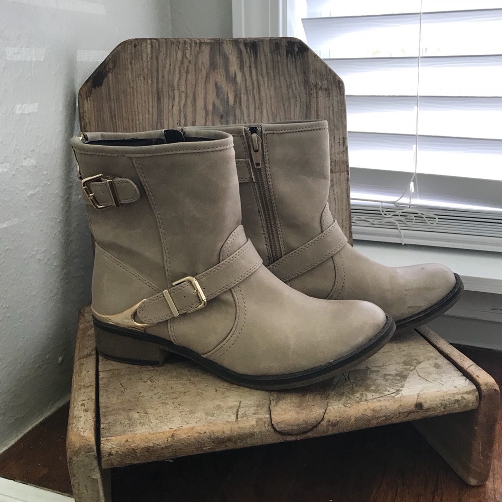 Ankle boots